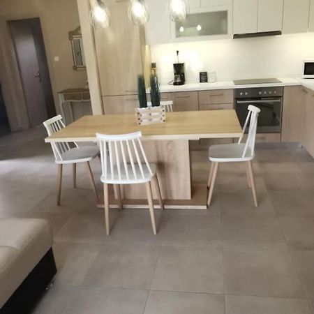 דירות אורמוס פנגיאס Elegant House מראה חיצוני תמונה