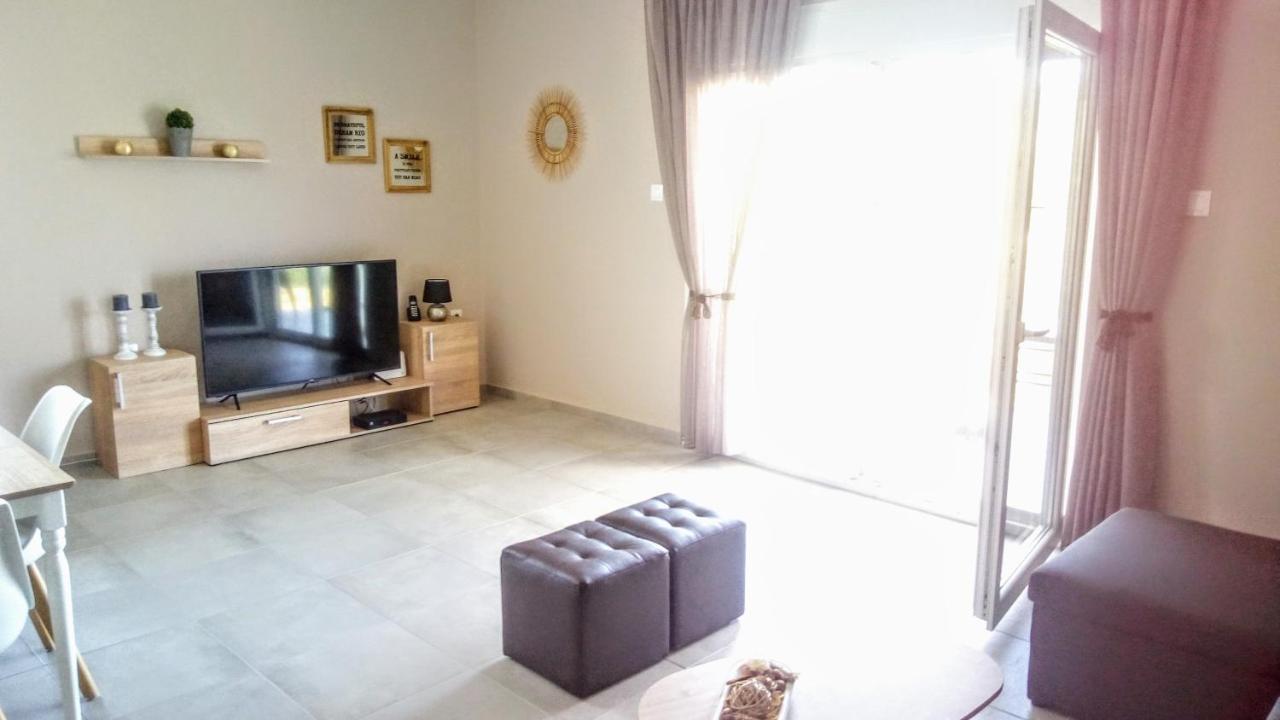 דירות אורמוס פנגיאס Elegant House מראה חיצוני תמונה