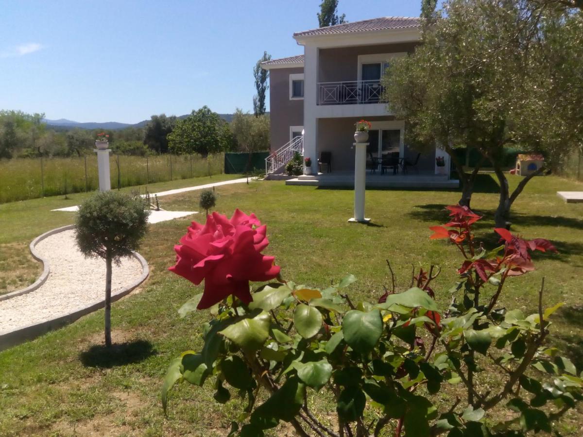 דירות אורמוס פנגיאס Elegant House מראה חיצוני תמונה